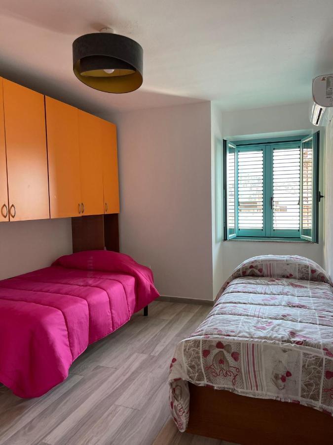דירות דורגלי Casa Vacanze Sa Piazza מראה חיצוני תמונה