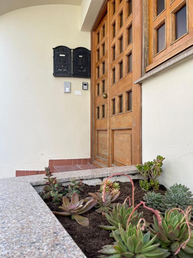 דירות דורגלי Casa Vacanze Sa Piazza מראה חיצוני תמונה