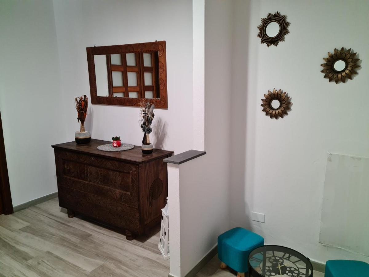 דירות דורגלי Casa Vacanze Sa Piazza מראה חיצוני תמונה